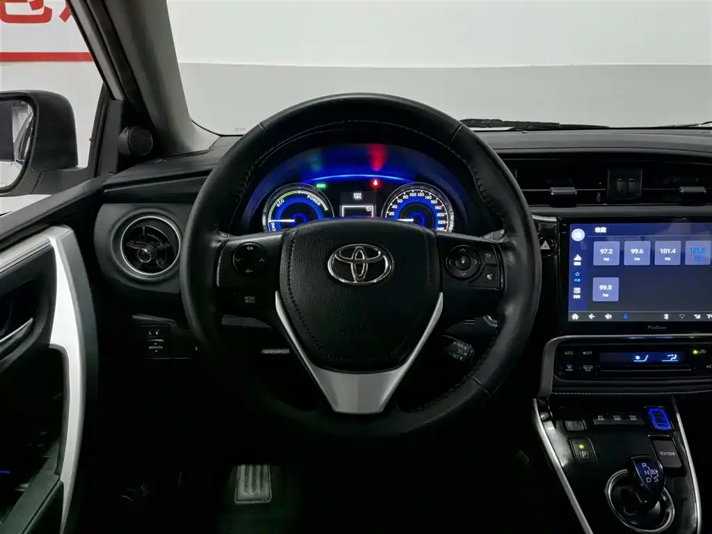 Toyota Corolla 2018 — фото 11