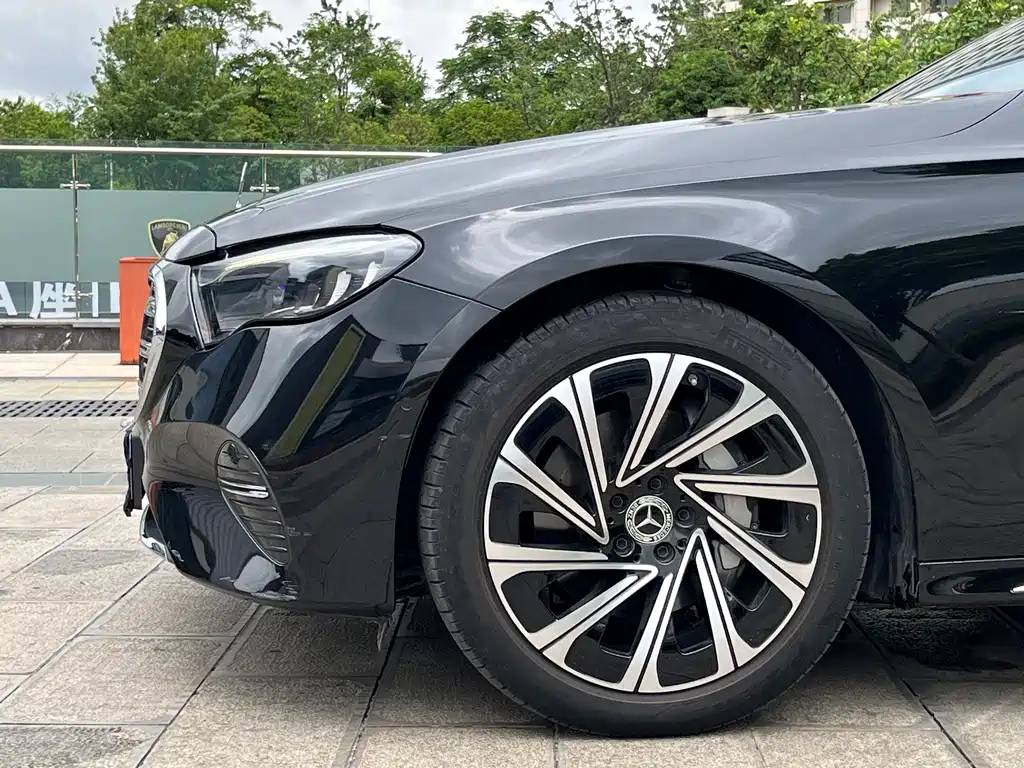 Mercedes-Benz E-Class 2025 — фото 29
