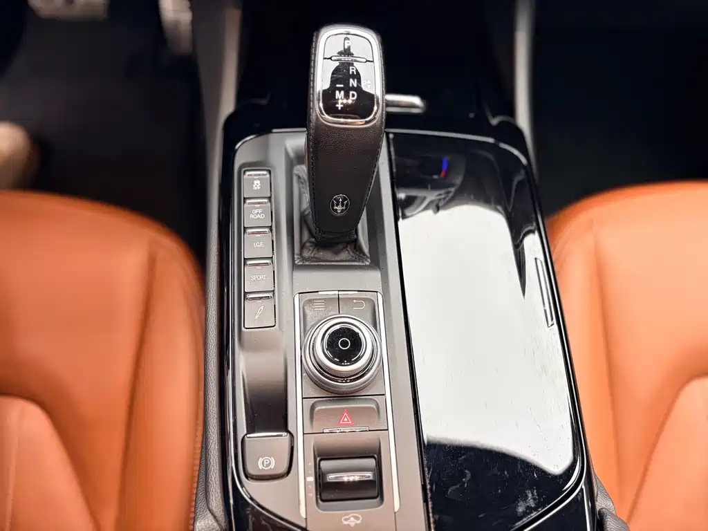 Maserati Levante 2021 — фото 13