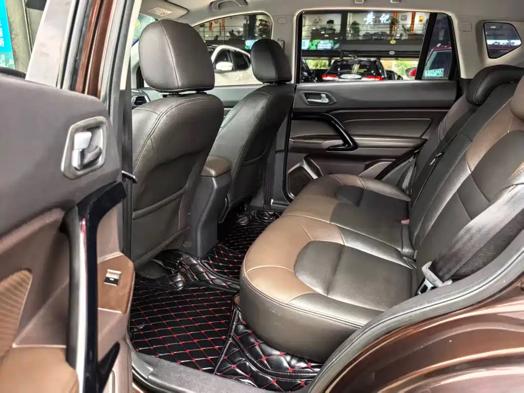 GAC Motor Trumpchi GS4 2016 — фото 9