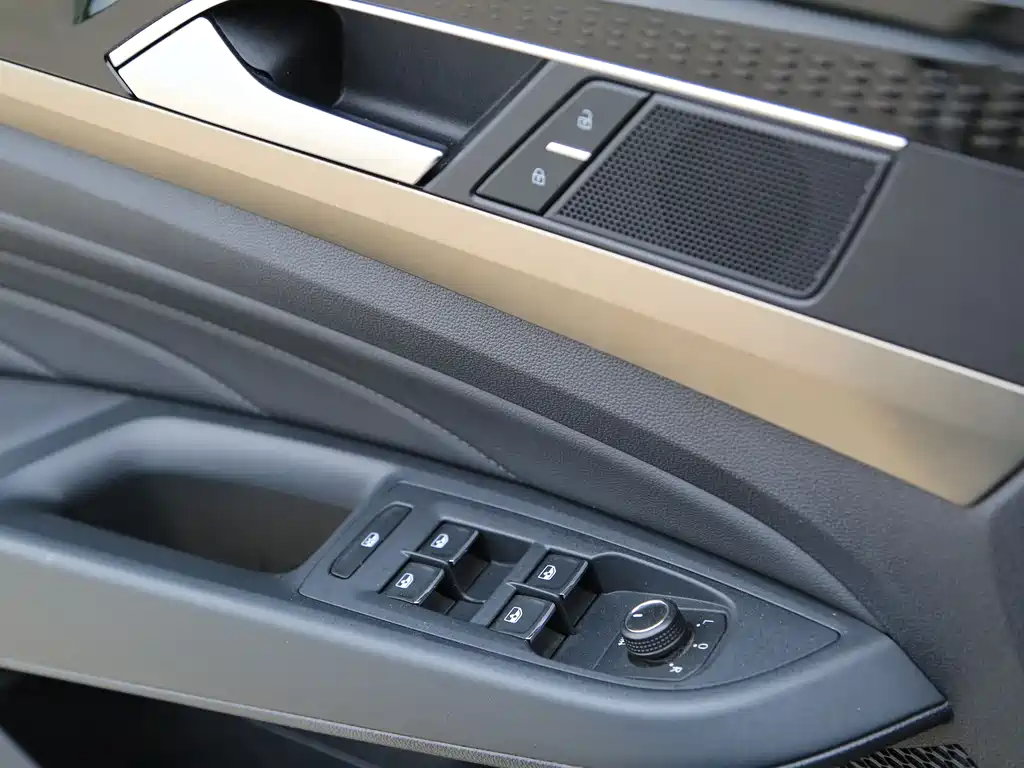 Volkswagen Passat 2019 — фото 12