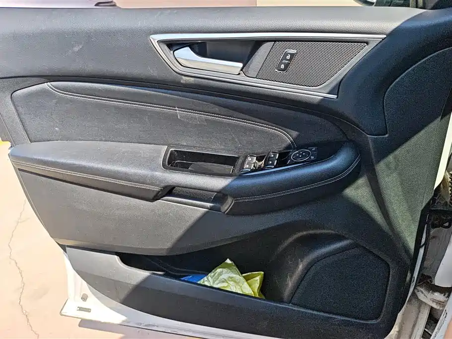 Ford Edge 2017 — фото 7