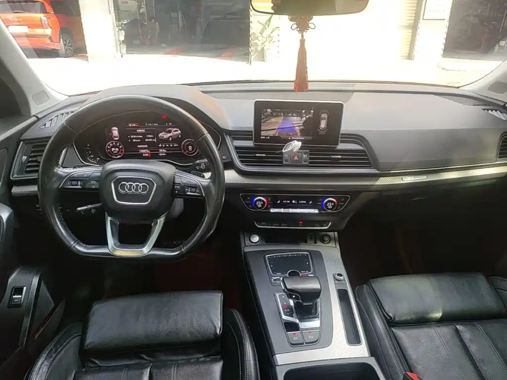 Audi Q5L 2019 — фото 10