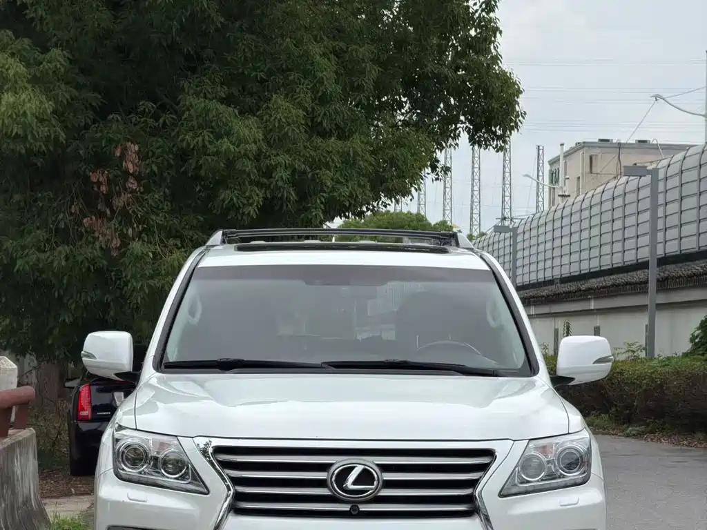 Lexus LX 2014