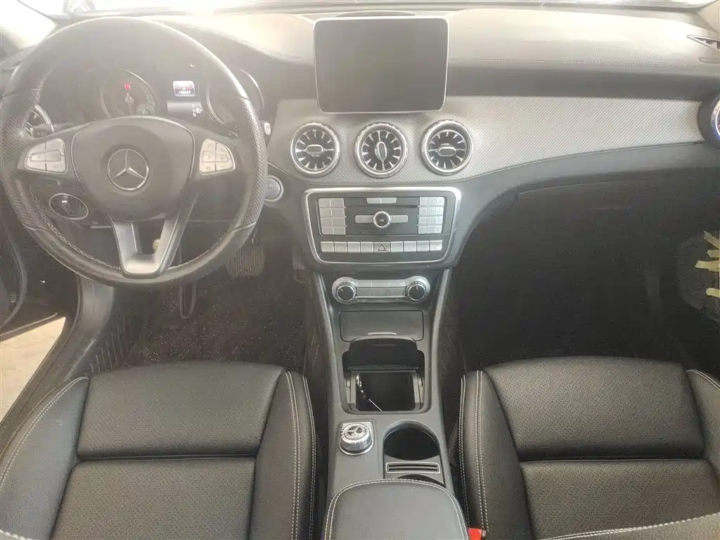 Mercedes-Benz GLA 2016 — фото 10
