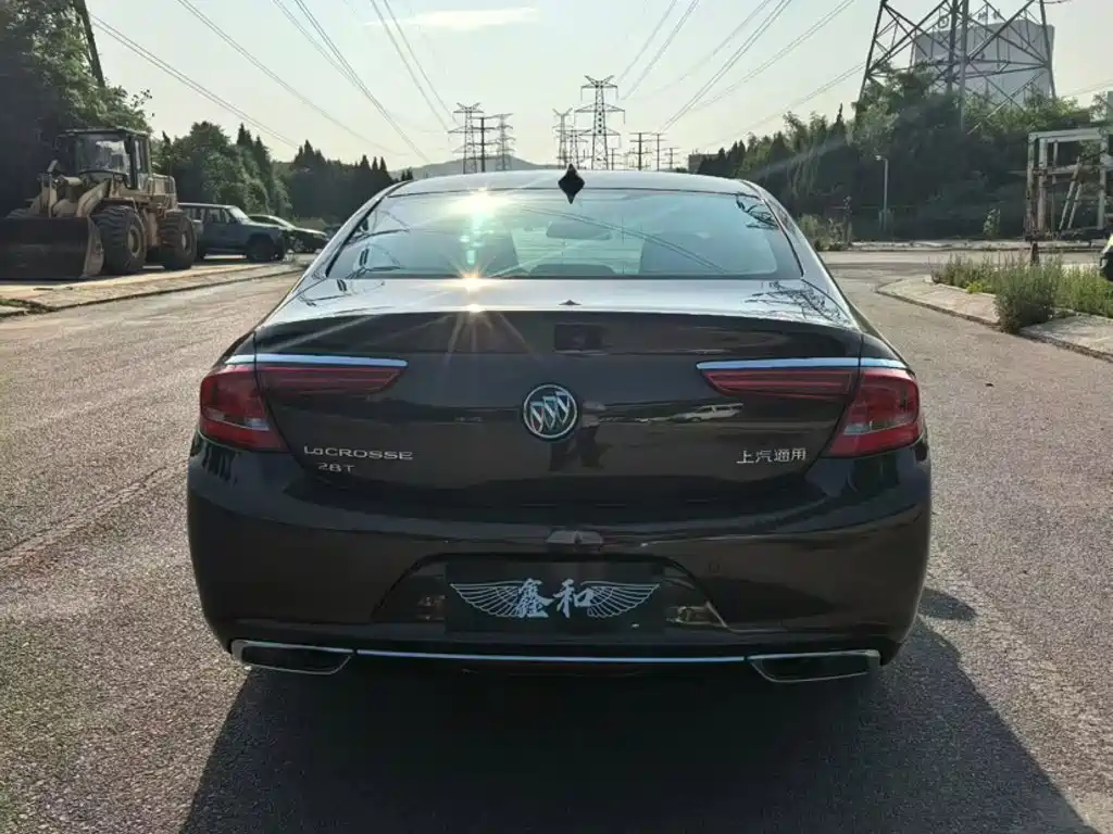 Buick LaCrosse 2018 — фото 10
