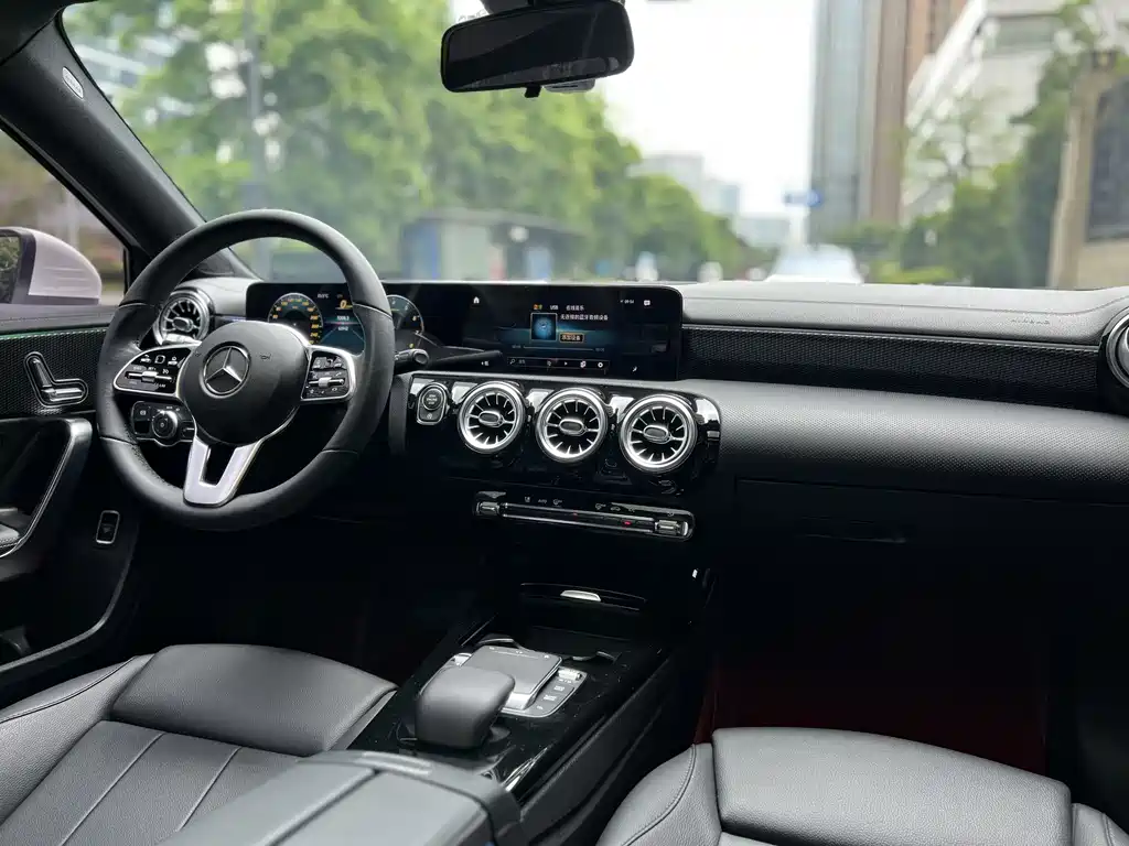 Mercedes-Benz A-Class 2021 — фото 16