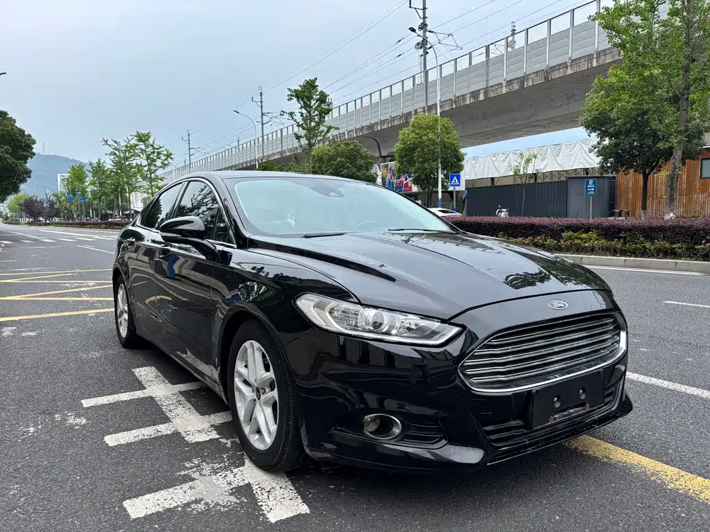 Ford Mondeo 2015 — фото 3