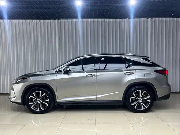 Lexus RX 2022