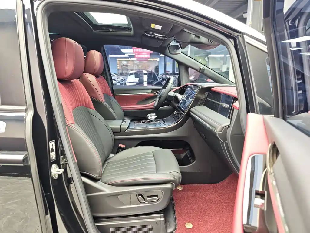 GAC Motor Trumpchi M8 2023 — фото 7