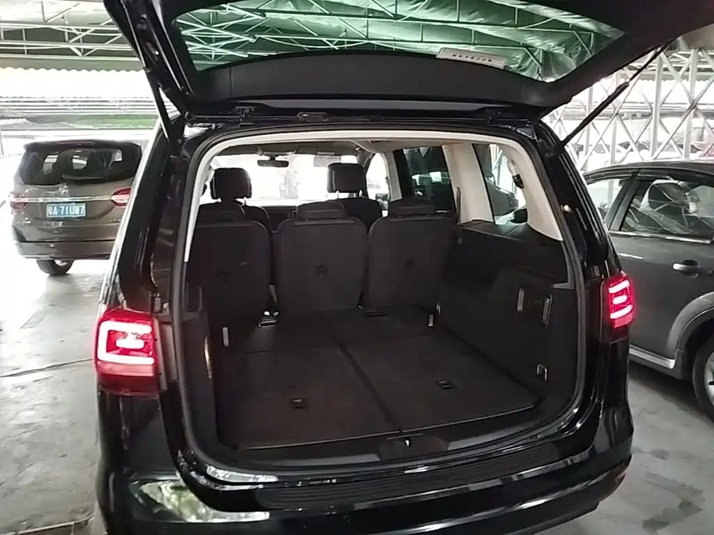 Volkswagen Sharan 2018 — фото 19