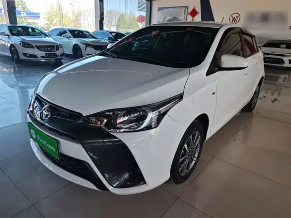 Toyota Yaris L 2021