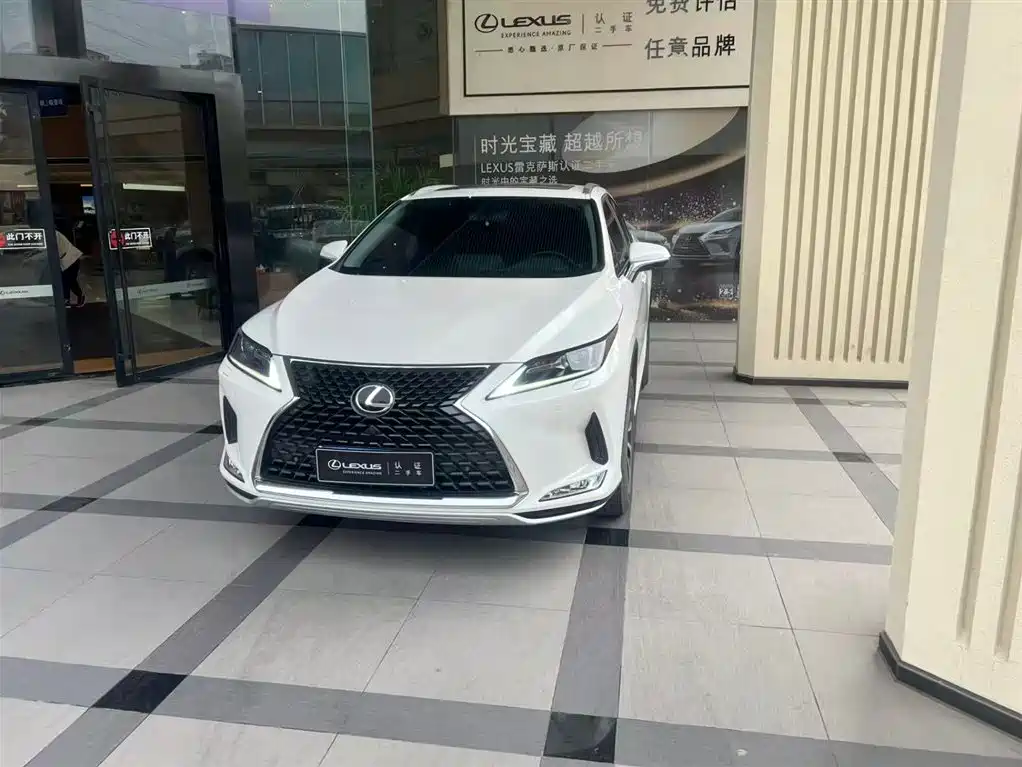 Lexus RX 2021 — фото 1