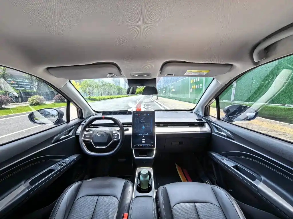 Neta V 2022