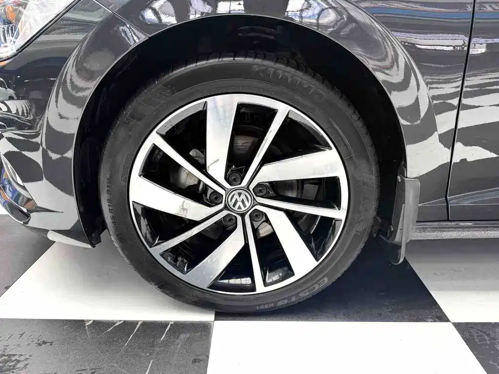 Volkswagen Sagitar 2021