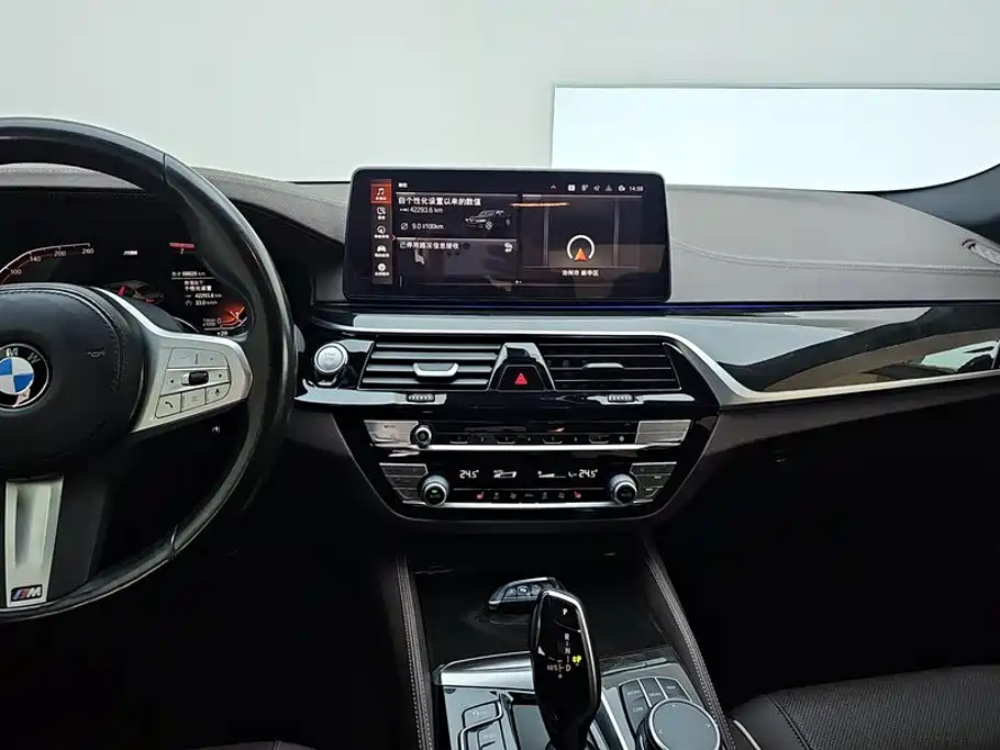 BMW 5 Series 2023 — фото 13