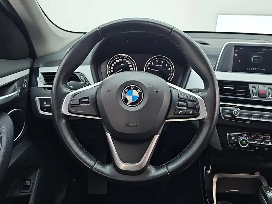BMW X1 2019 — фото 15