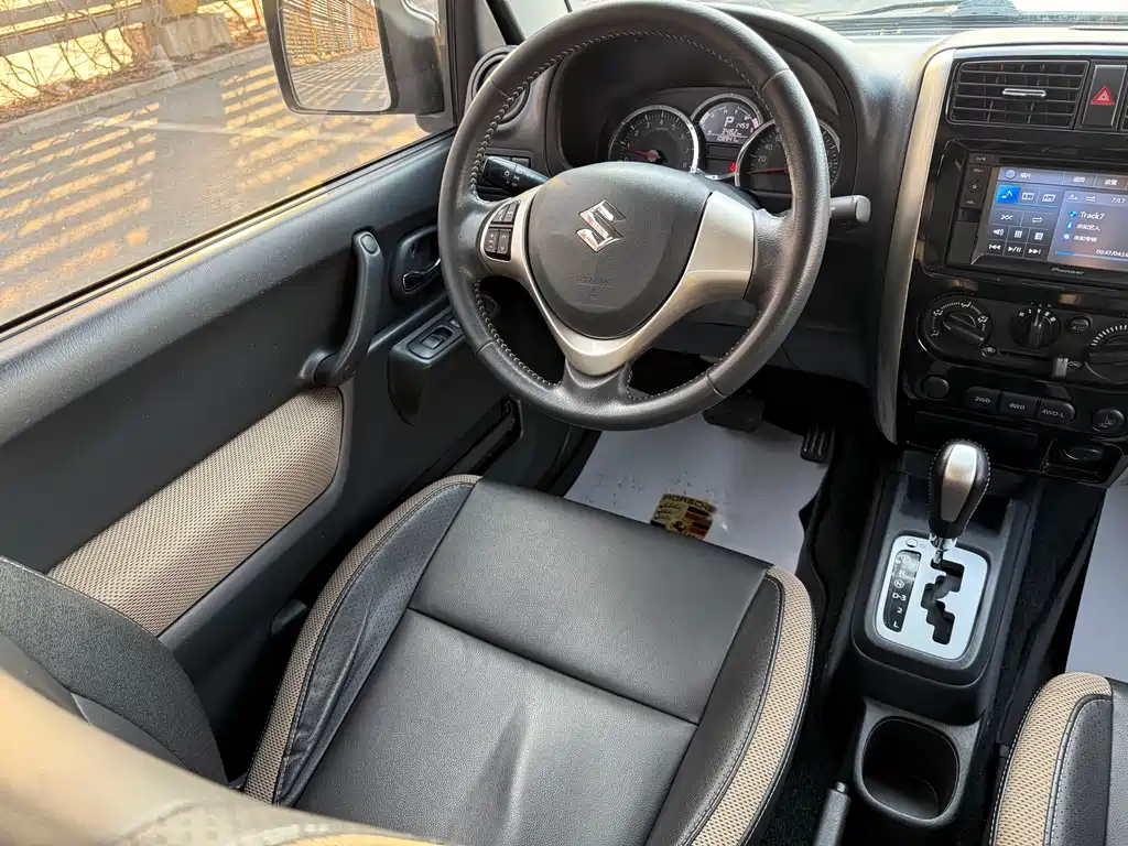 Suzuki Jimny 2018 — фото 15