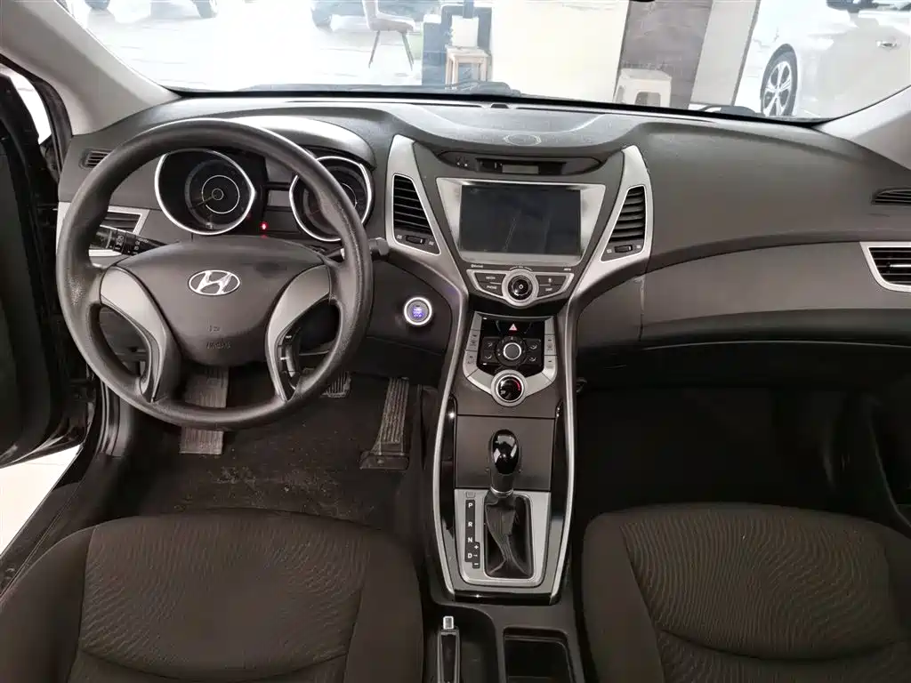 Hyundai Elantra Langdong 2015 — фото 6