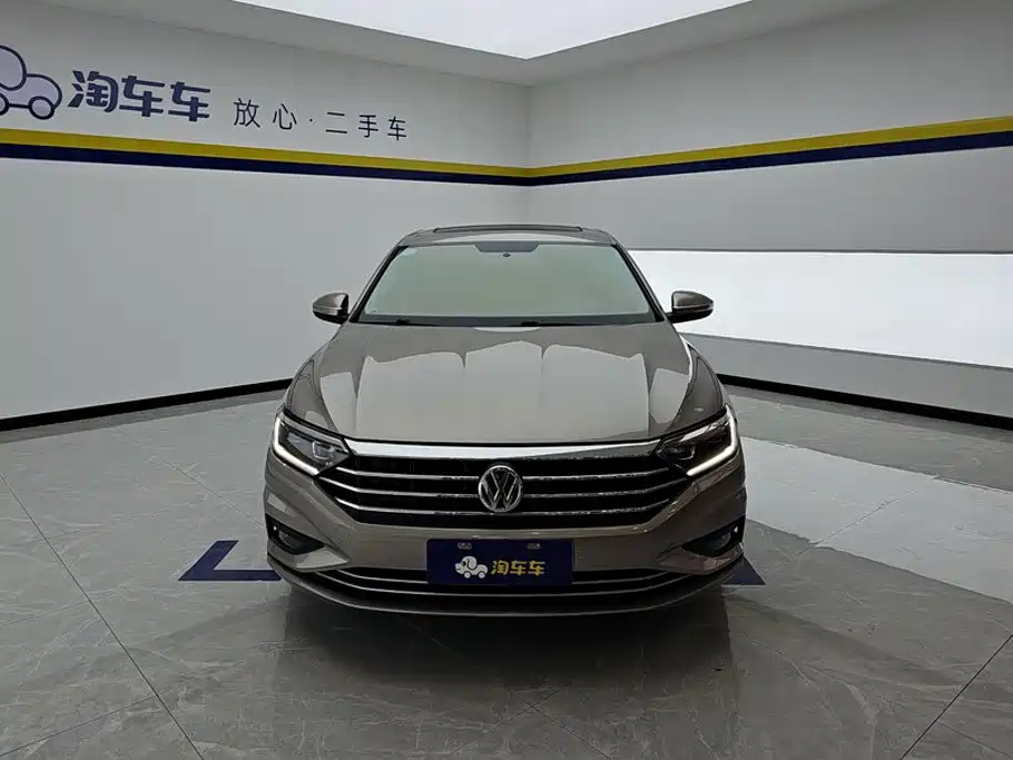 Volkswagen Sagitar 2020
