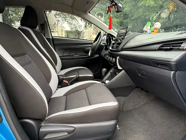 Toyota Yaris L 2020