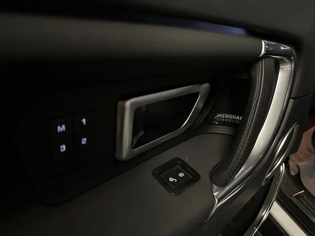 Land Rover Discovery Sport 2018 — фото 13