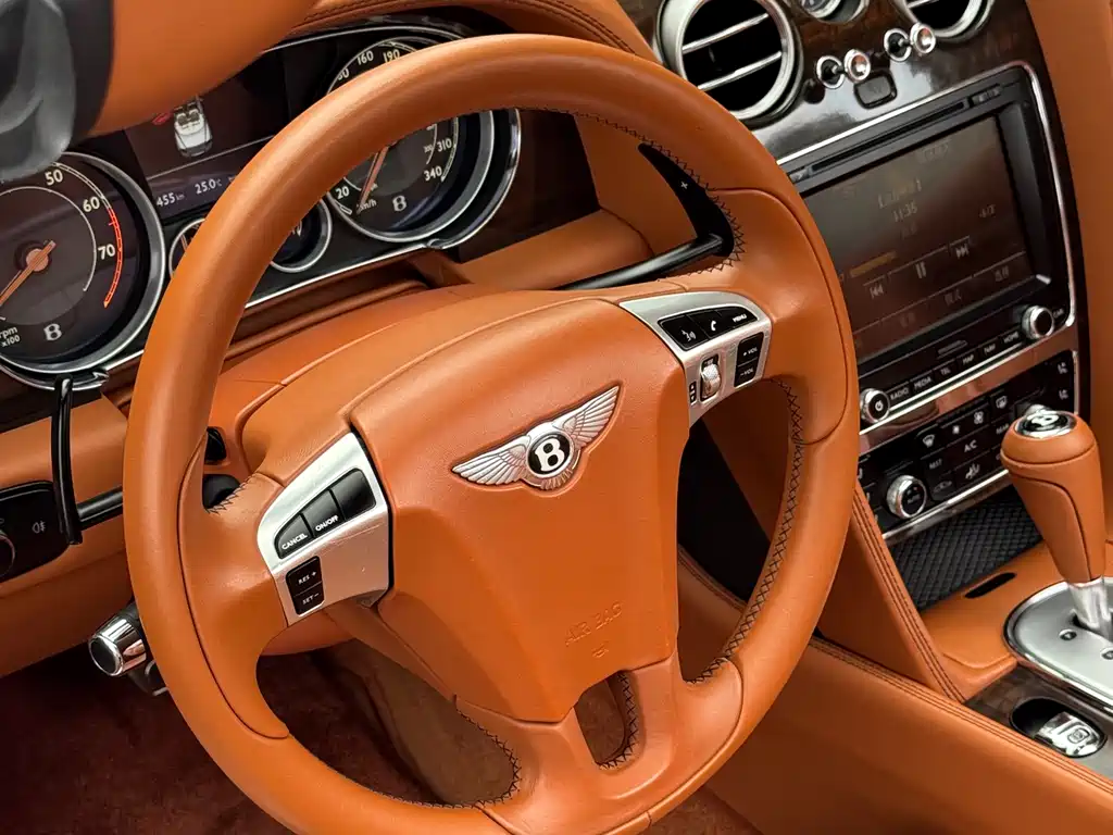 Bentley Continental 2014 — фото 23