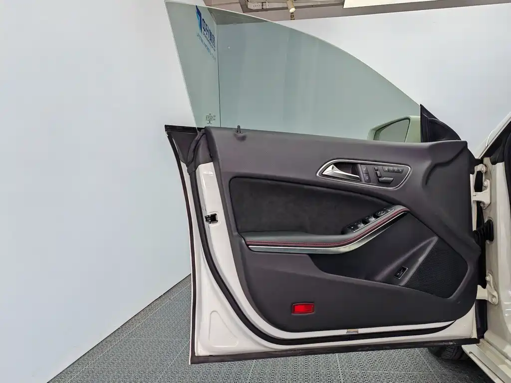 Mercedes-Benz CLA 2016 — фото 13