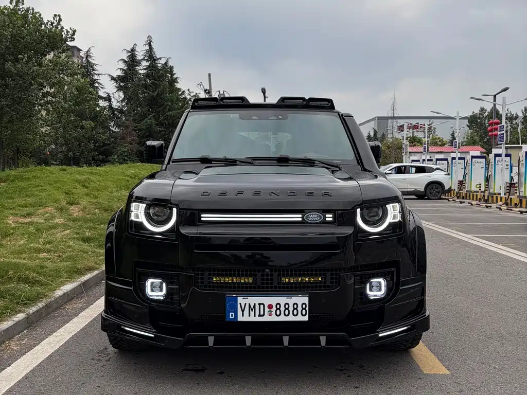 Land Rover Defender 2020