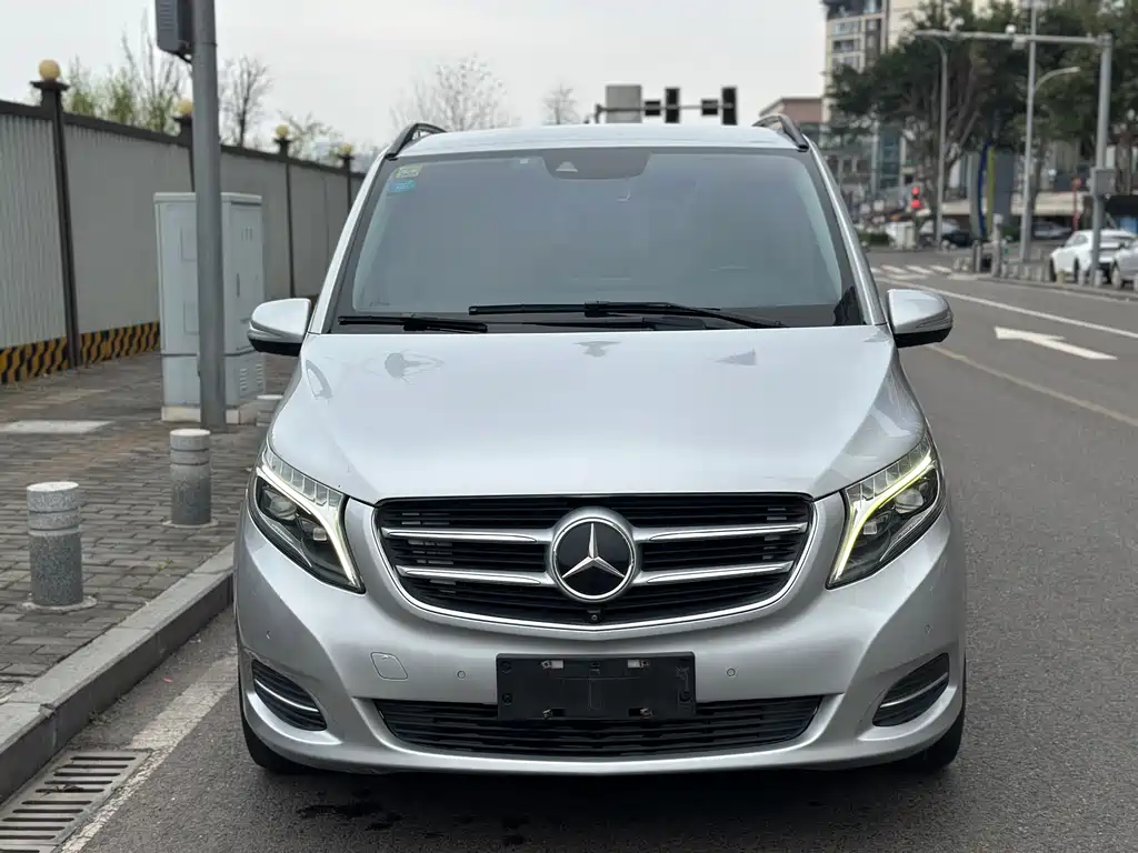 Mercedes-Benz V-Class 2017 — фото 2