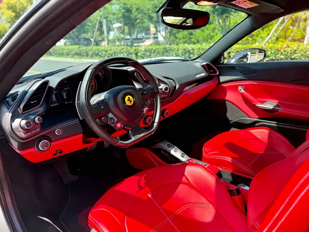 Ferrari 488 2017 — фото 4