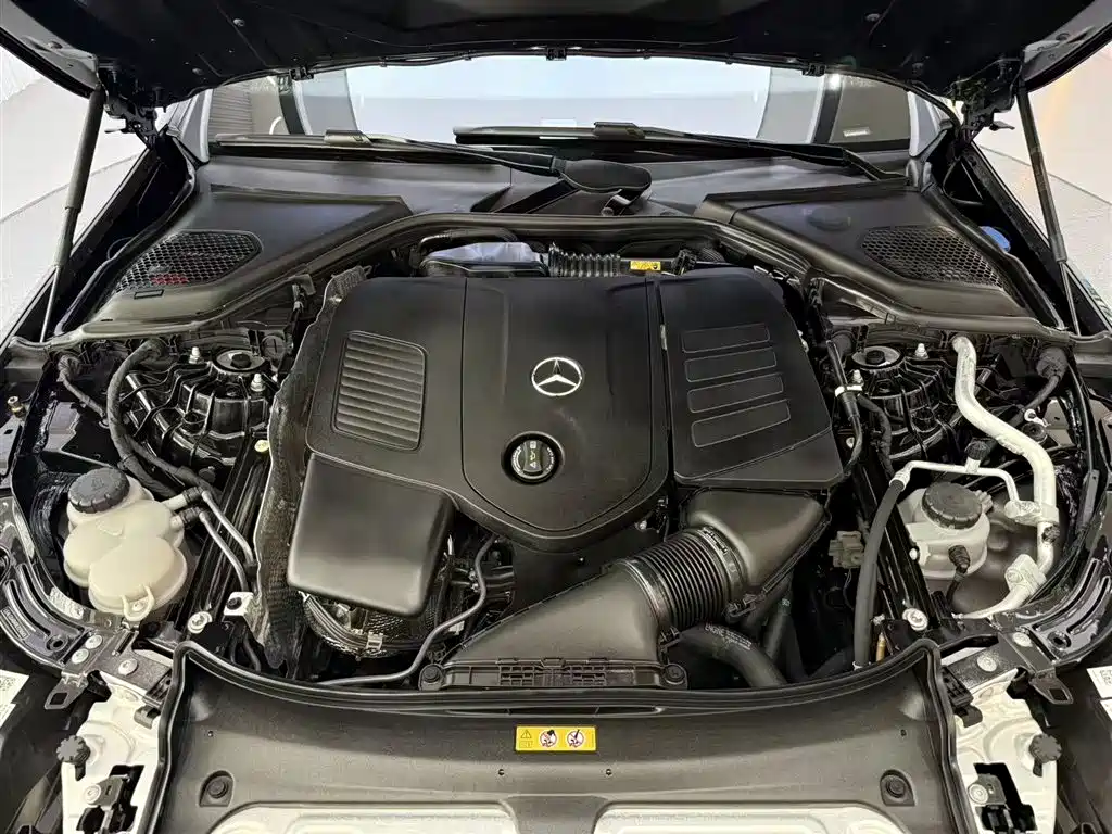Mercedes-Benz E-Class 2024 — фото 11
