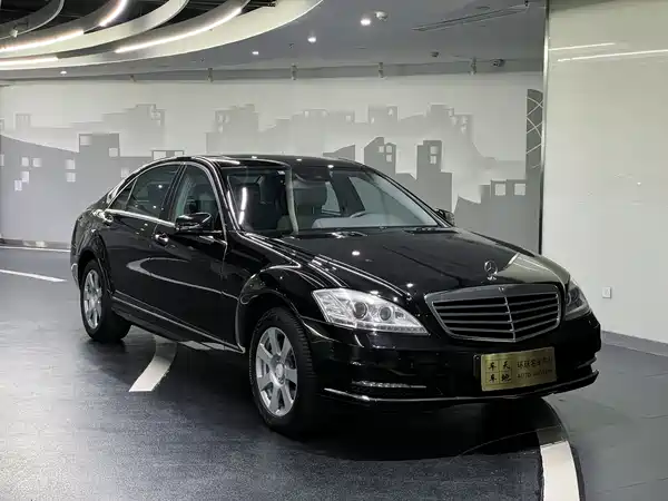 Mercedes-Benz S-Class 2010