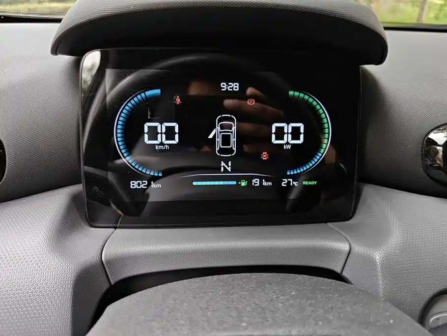 Leapmotor Zero Running T03 2025 — фото 14