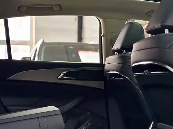 Hongqi H5 2024