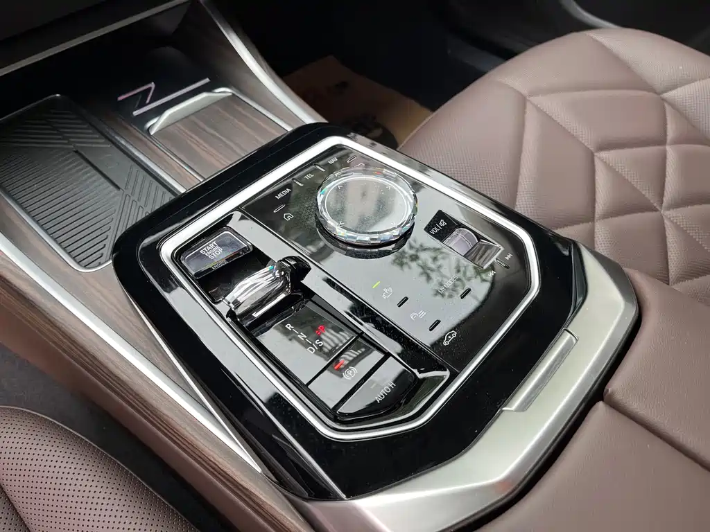 BMW 7 Series 2026 — фото 13