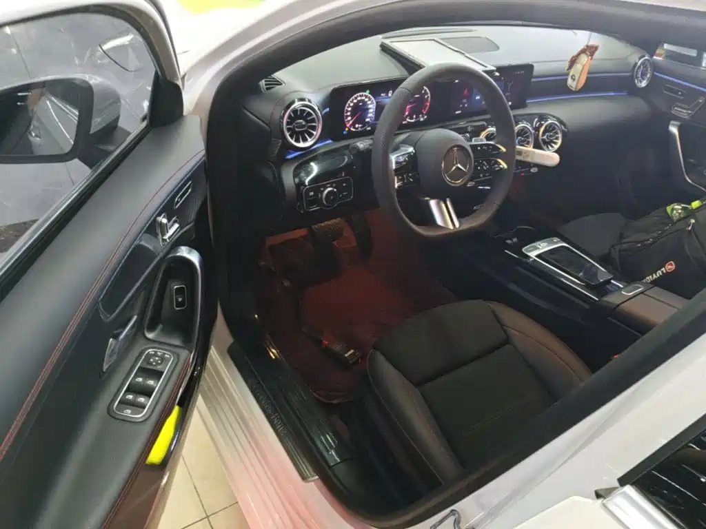 Mercedes-Benz A-Class 2024 — фото 16