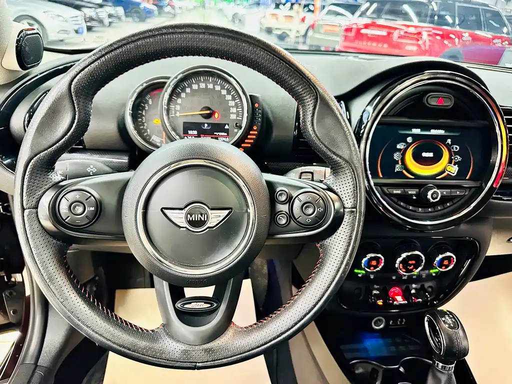 MINI Clubman 2018 — фото 50