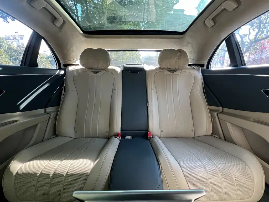 Bentley Flying Spur 2021 — фото 13