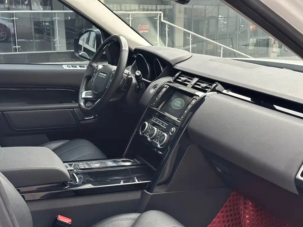 Land Rover Discovery 2017 — фото 16