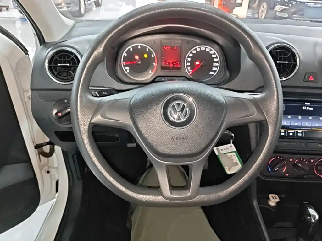 Volkswagen Jetta 2018 — фото 11