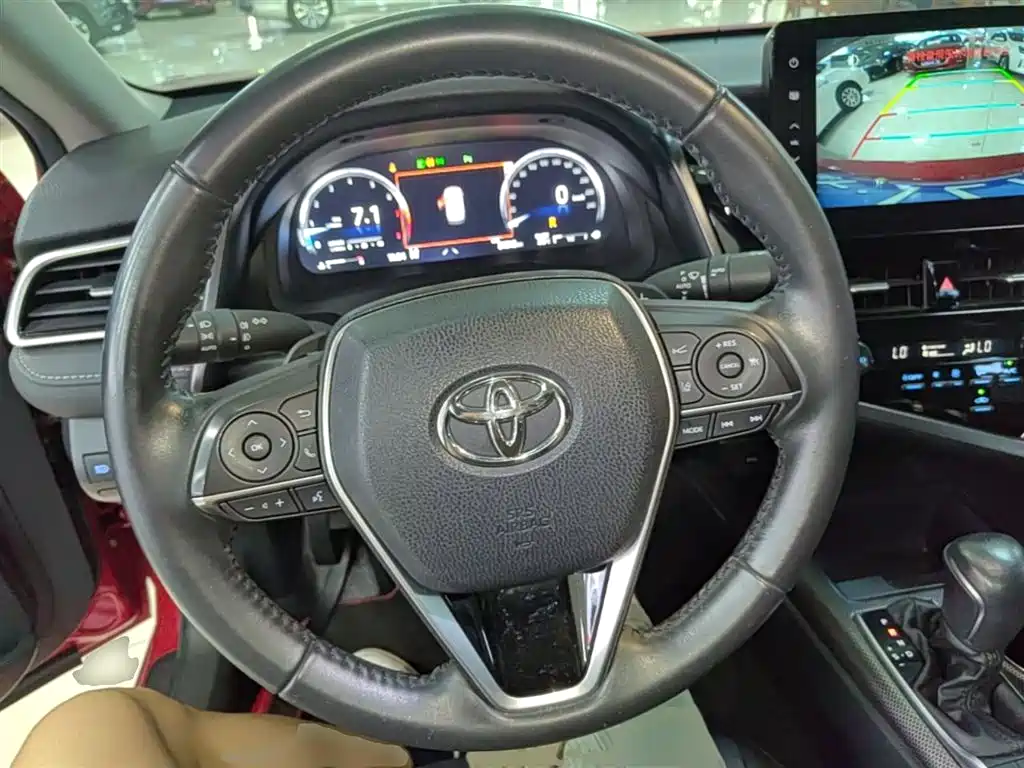Toyota Camry 2022 — фото 11
