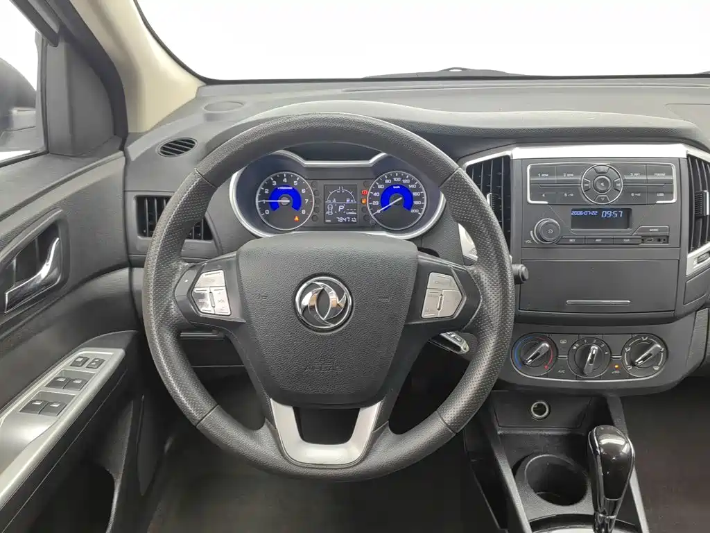 Dongfeng Fengshen AX3 2016 — фото 11