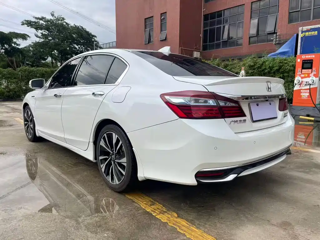 Honda Accord 2018 — фото 7