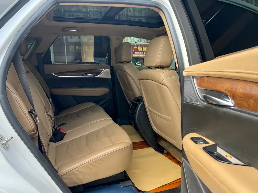 Cadillac XT5 2020 — фото 13