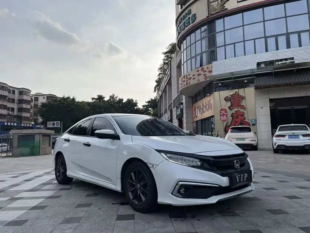 Honda Civic 2019 — фото 1
