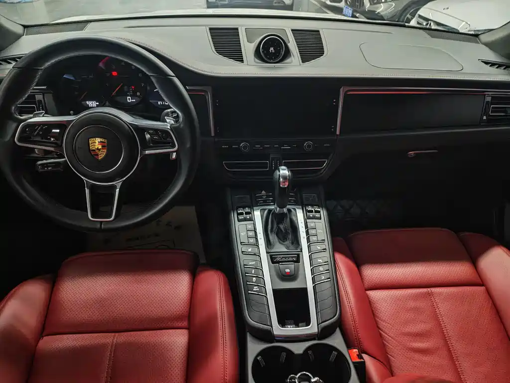 Porsche Macan 2021