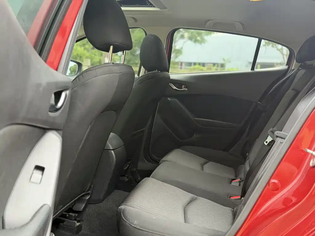 Mazda 3 Axela 2016