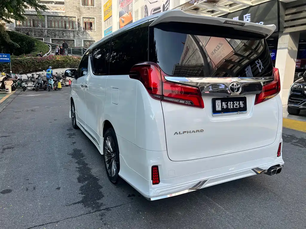 Toyota Alphard 2017 — фото 4