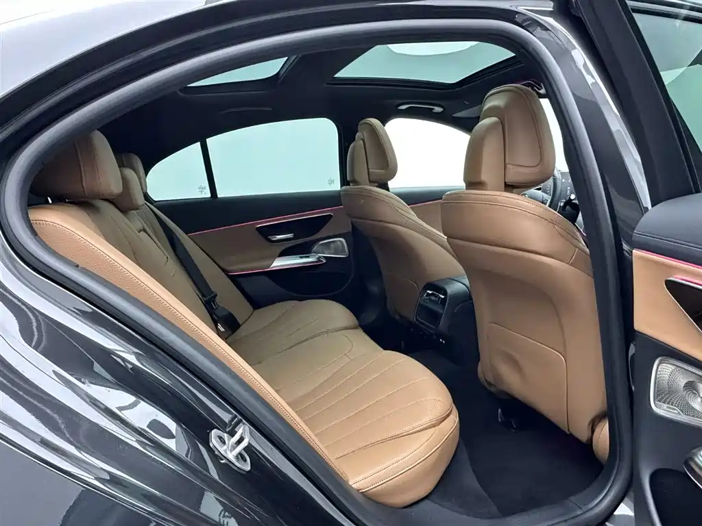 Mercedes-Benz E-Class 2025 — фото 21